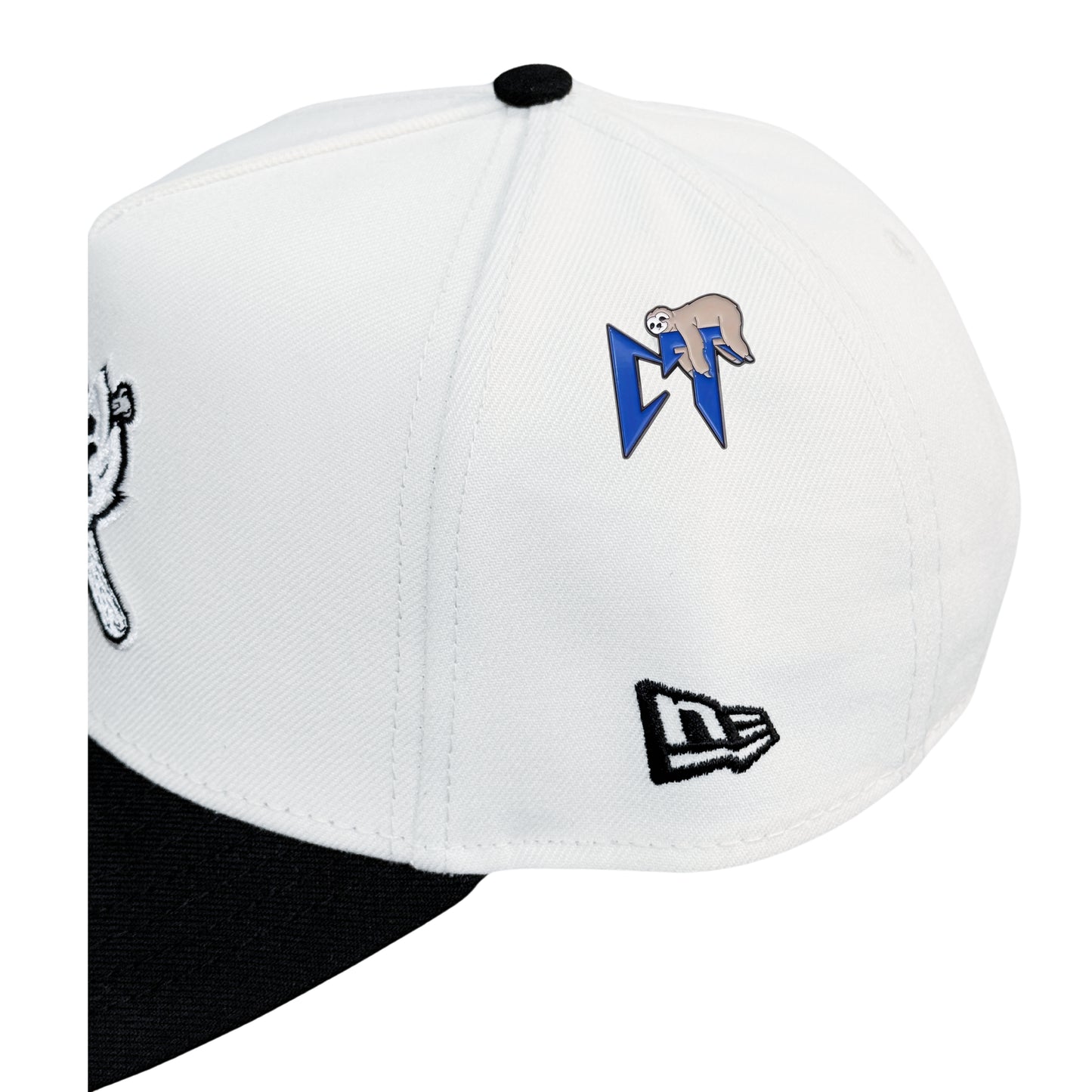 Pin metรกlico โBlue Corridos Tumbadosโ