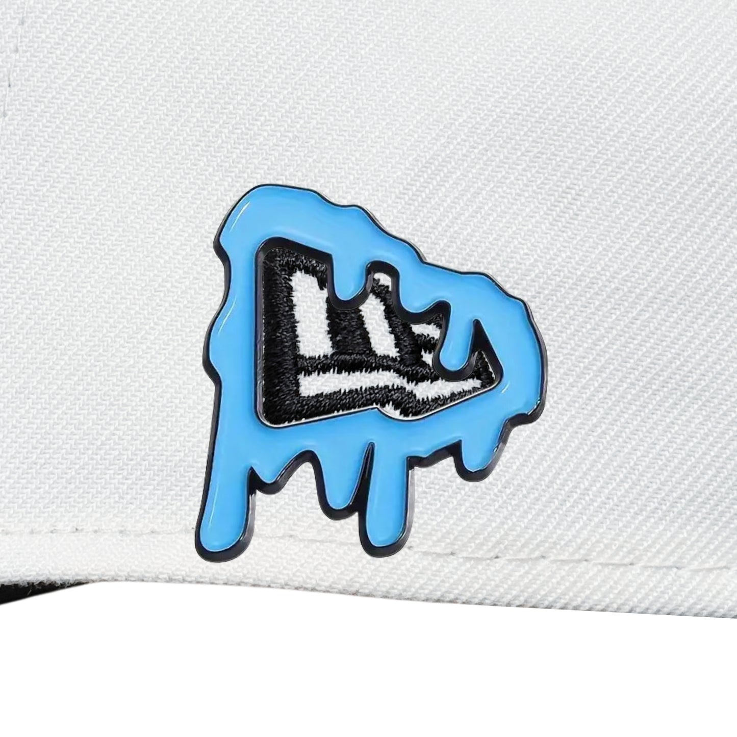 Pin metรกlico โMelted Blue Skyโ