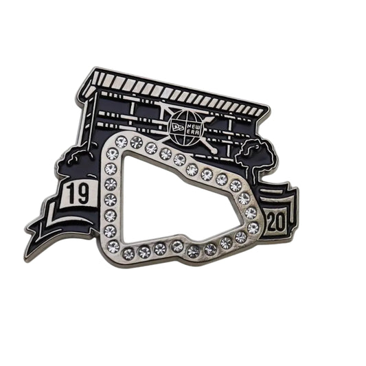 Pin metálico “Stadium 1920”