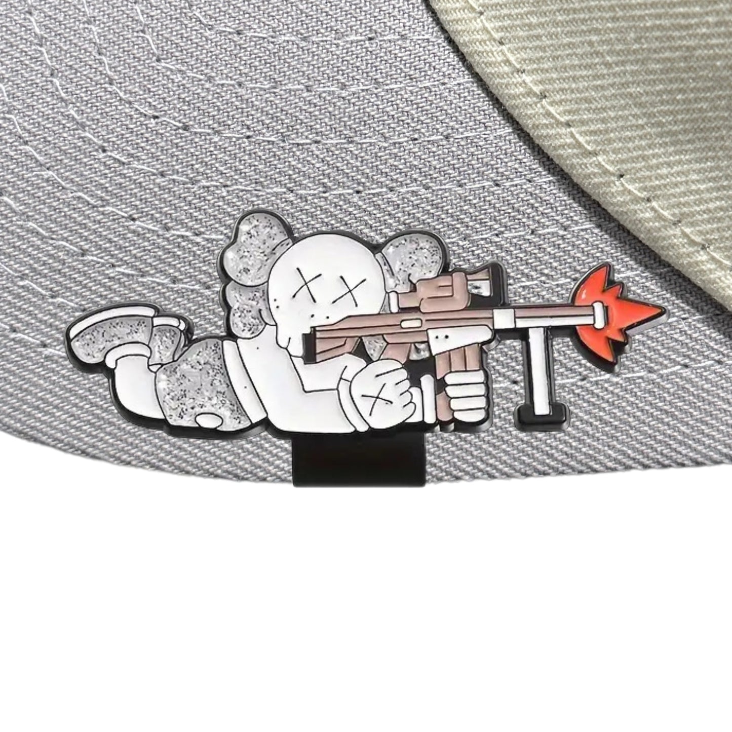 Clip metálico “Kaws Bélico” BROCHE